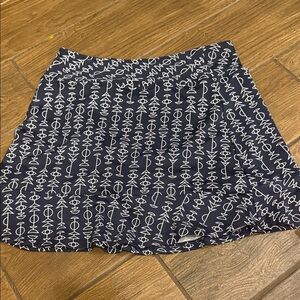 Chic Navy Women's Mini Skirt with White Pattern